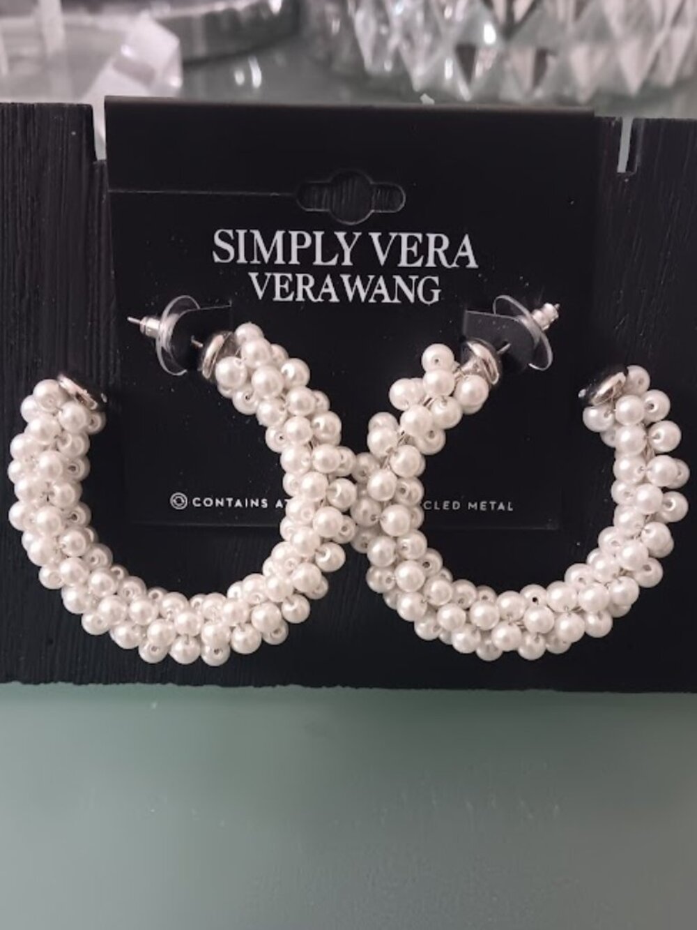 VERA WANG Mod/Contemporary White Pearl Cluster Hoop Earrings**NEW! - Picture 3 of 4